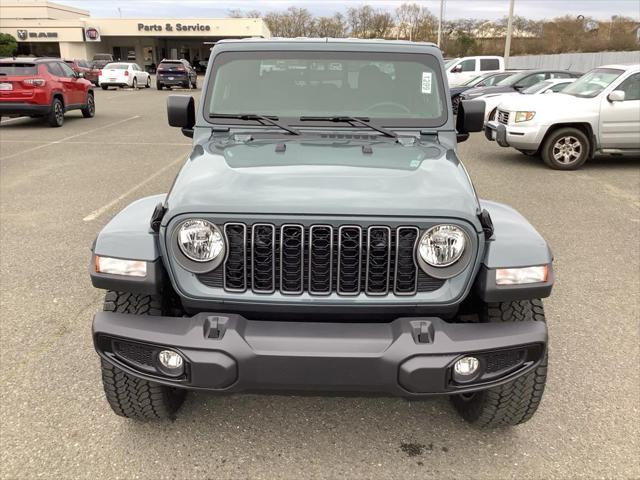 new 2025 Jeep Gladiator car, priced at $45,235