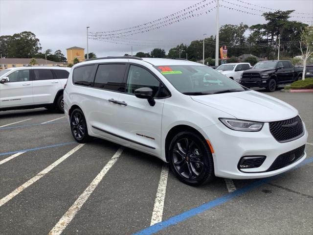 new 2024 Chrysler Pacifica car, priced at $47,090