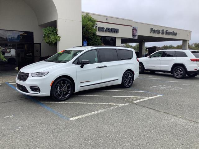 new 2024 Chrysler Pacifica car, priced at $47,090