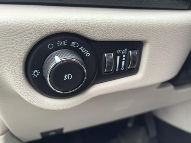 used 2023 Chrysler Pacifica car, priced at $27,000