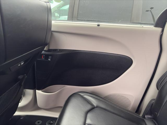 used 2023 Chrysler Pacifica car, priced at $27,000