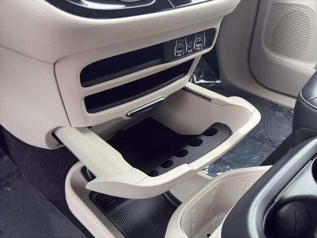 used 2023 Chrysler Pacifica car, priced at $27,000