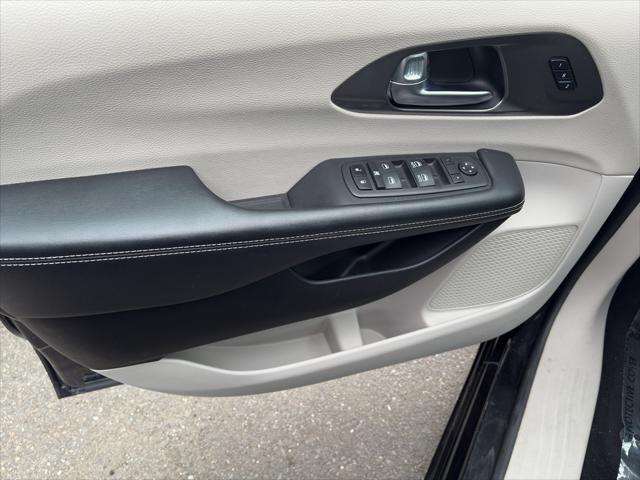 used 2023 Chrysler Pacifica car, priced at $27,000