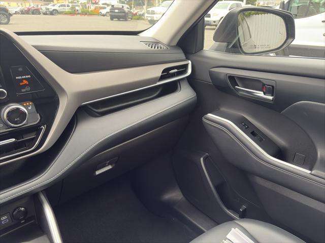used 2022 Toyota Highlander car, priced at $38,000