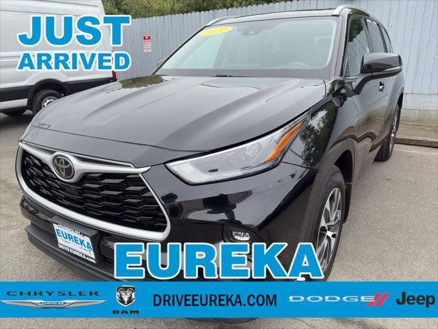 used 2022 Toyota Highlander car, priced at $38,000