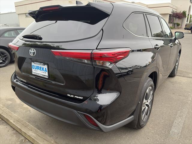 used 2022 Toyota Highlander car, priced at $38,000