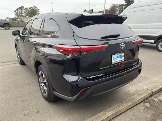 used 2022 Toyota Highlander car, priced at $38,000