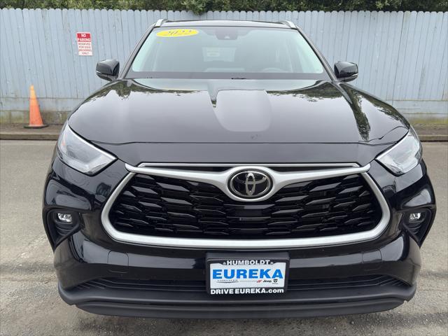 used 2022 Toyota Highlander car, priced at $38,000