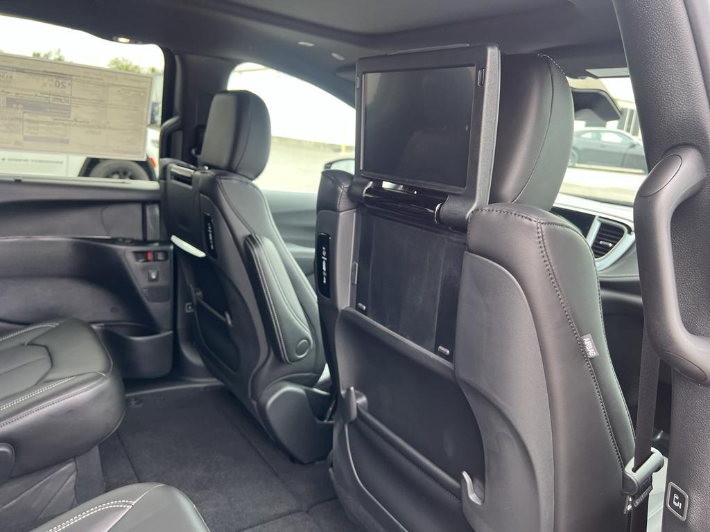 new 2025 Chrysler Pacifica car, priced at $53,580