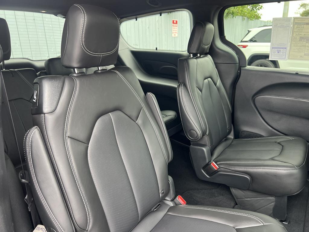 new 2025 Chrysler Pacifica car, priced at $53,580
