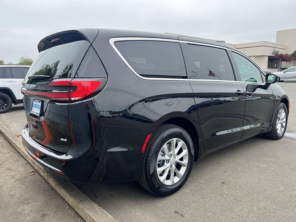new 2025 Chrysler Pacifica car, priced at $53,580