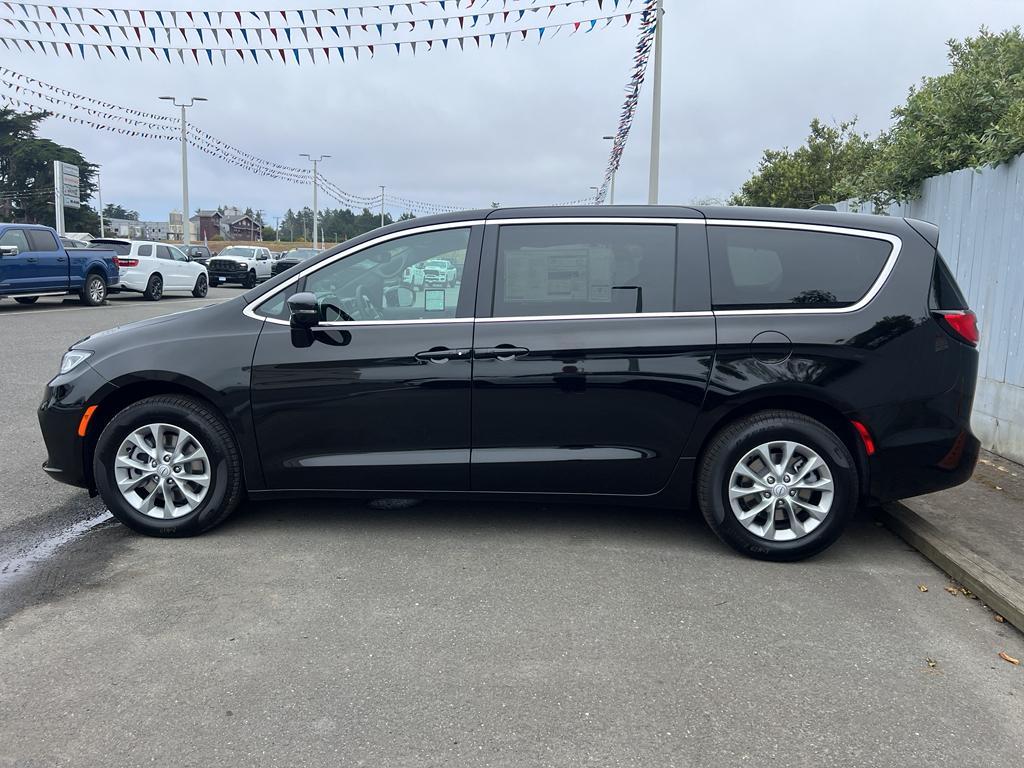 new 2025 Chrysler Pacifica car, priced at $53,580