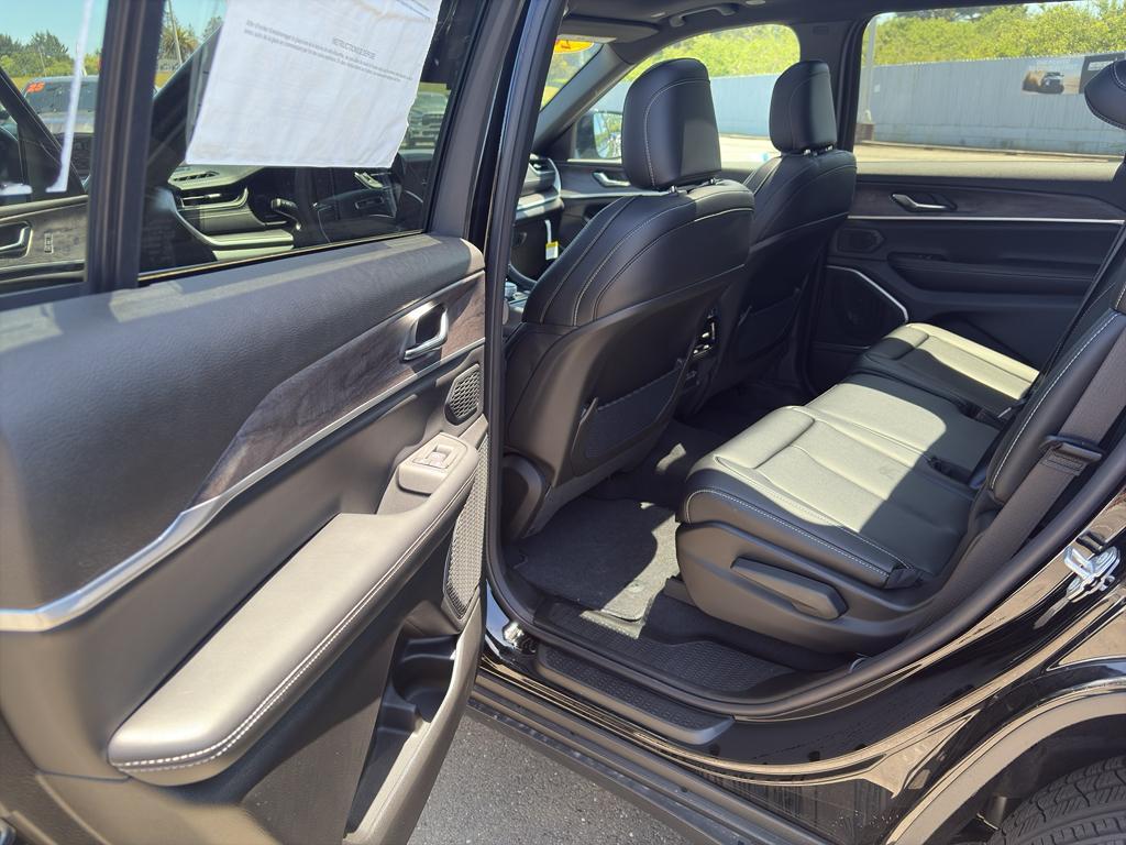 new 2025 Jeep Grand Cherokee L car, priced at $58,155