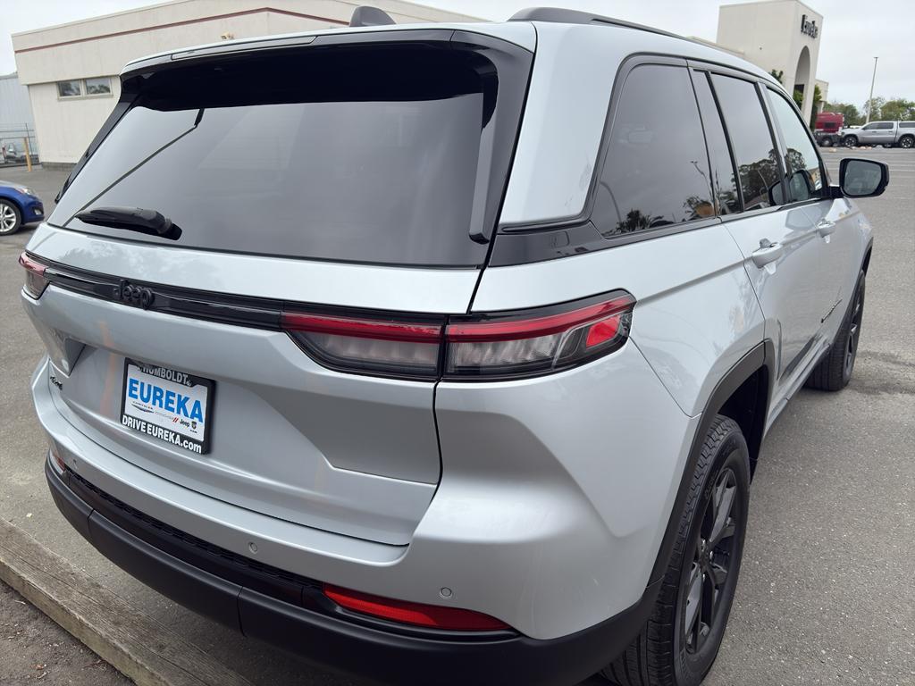 used 2024 Jeep Grand Cherokee car, priced at $33,750