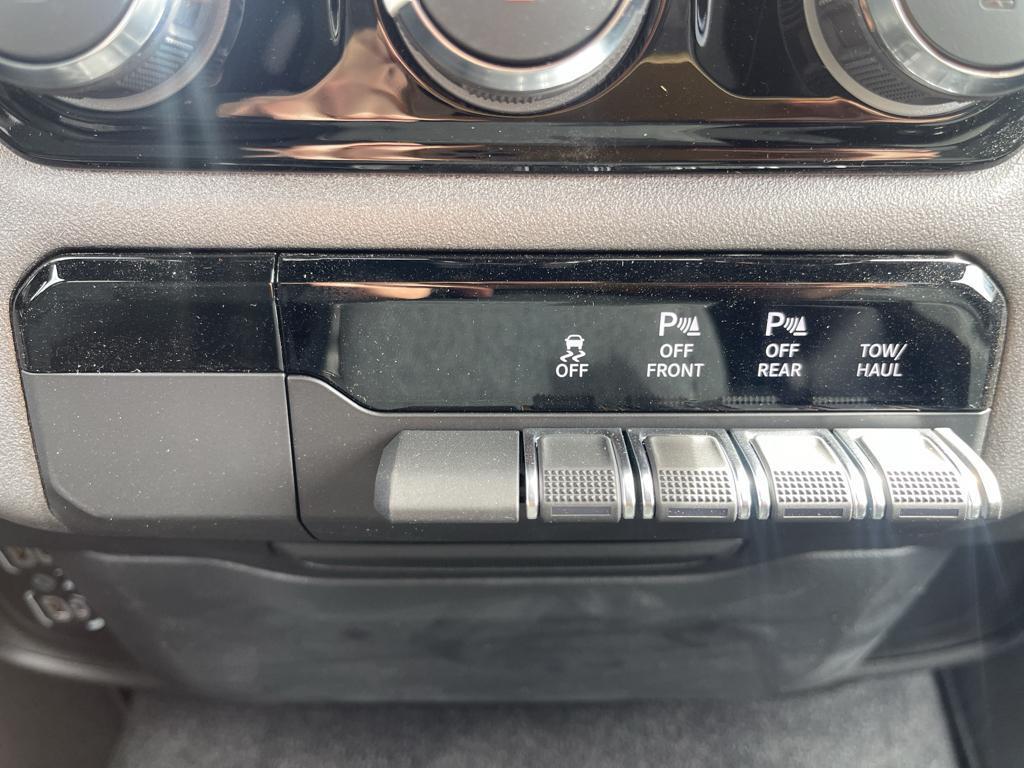 new 2025 Ram 1500 car, priced at $48,000