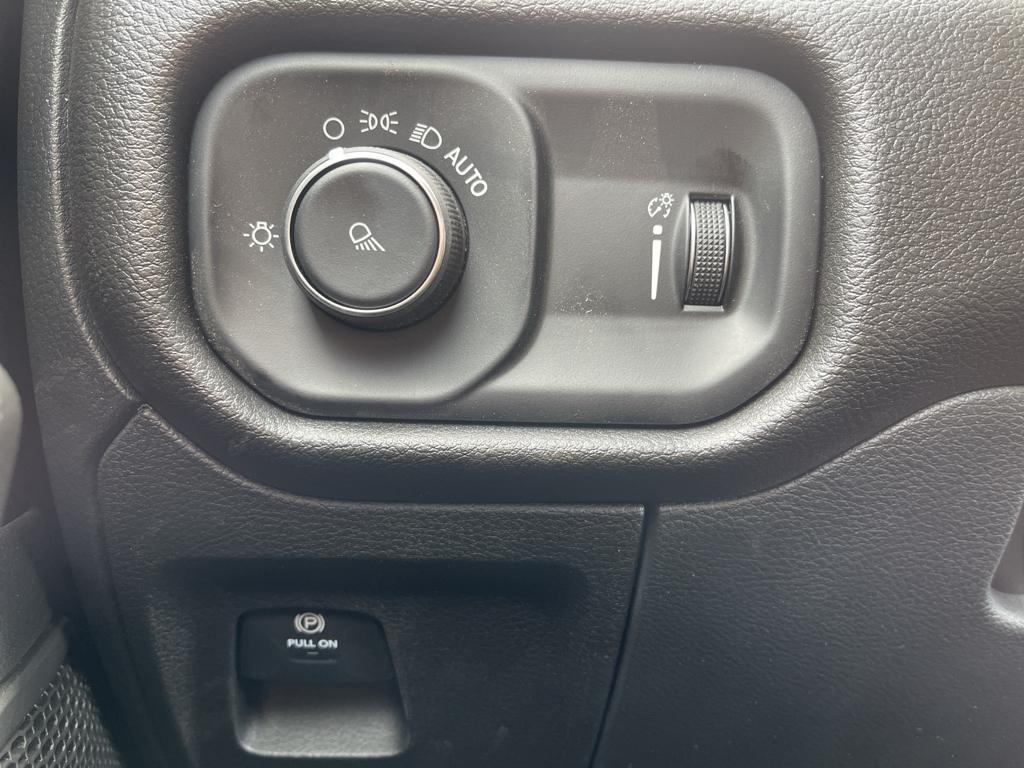 new 2025 Ram 1500 car, priced at $48,000