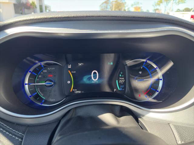used 2020 Chrysler Pacifica Hybrid car, priced at $33,500