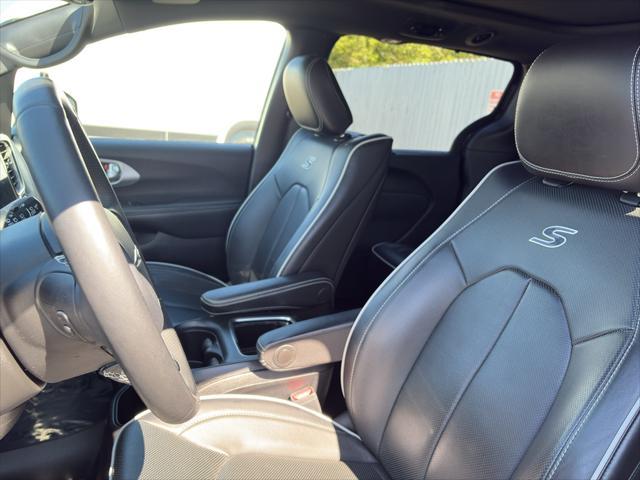 used 2020 Chrysler Pacifica Hybrid car, priced at $33,500