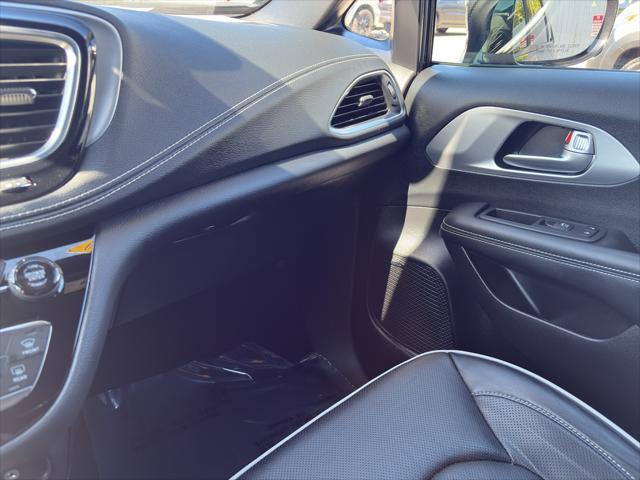 used 2020 Chrysler Pacifica Hybrid car, priced at $33,500
