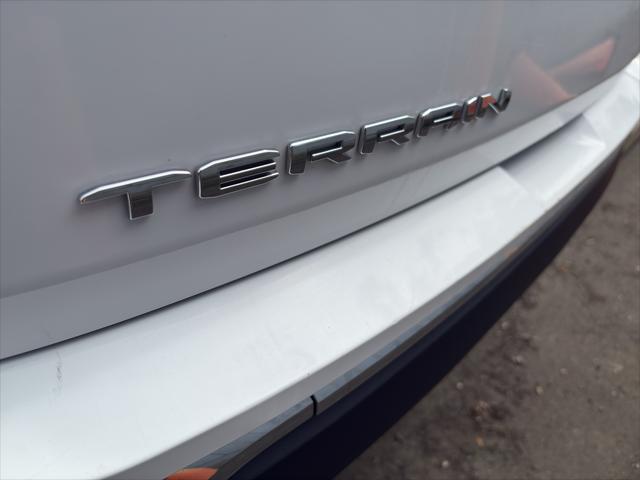 used 2024 GMC Terrain car, priced at $28,000