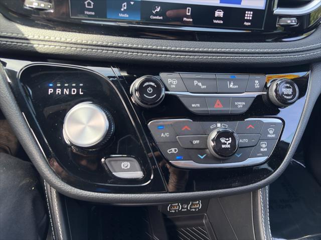 new 2025 Chrysler Pacifica Hybrid car, priced at $60,575