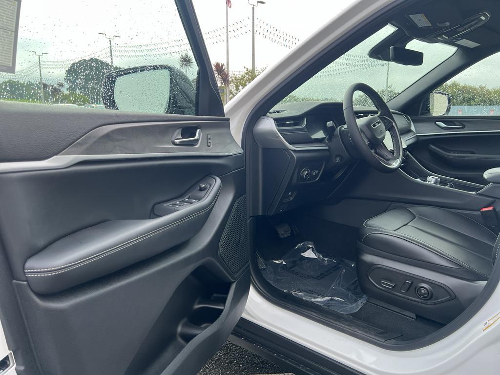 new 2025 Jeep Grand Cherokee car, priced at $56,485
