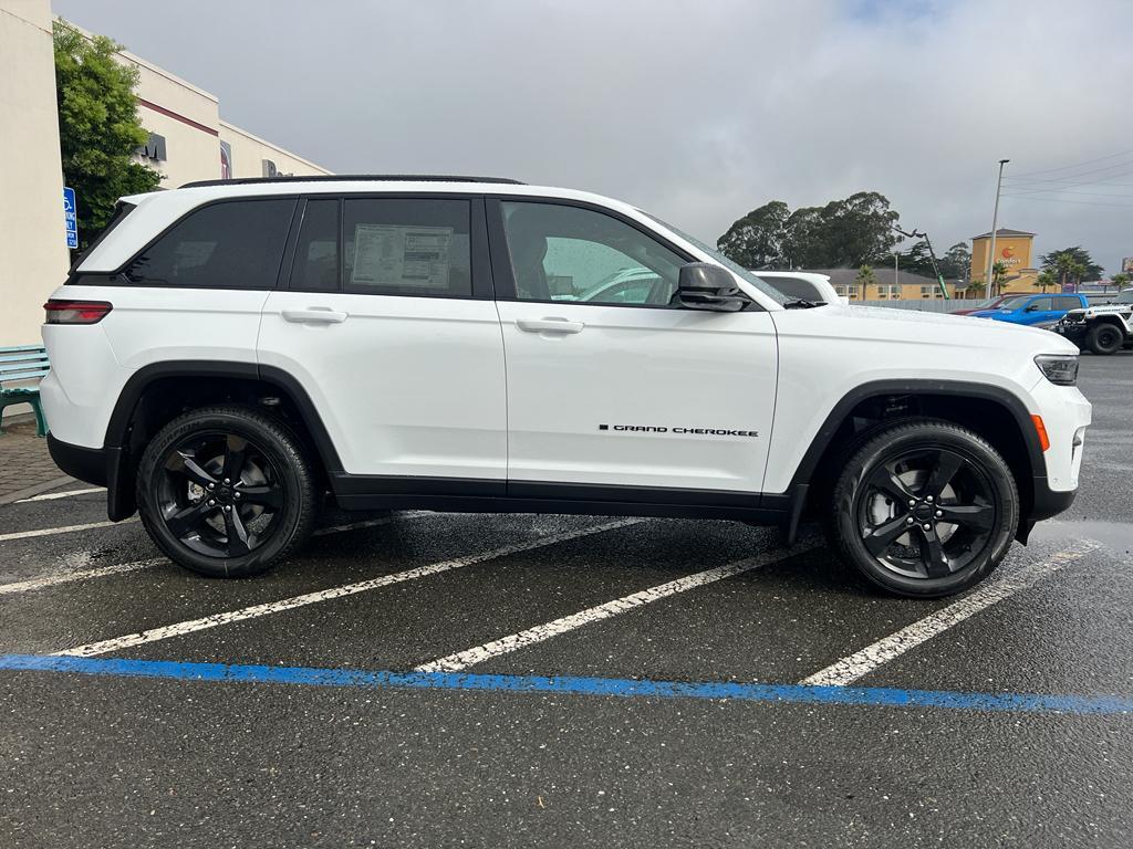 new 2025 Jeep Grand Cherokee car, priced at $56,485
