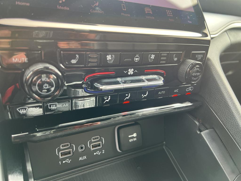 new 2025 Jeep Grand Cherokee car, priced at $56,485