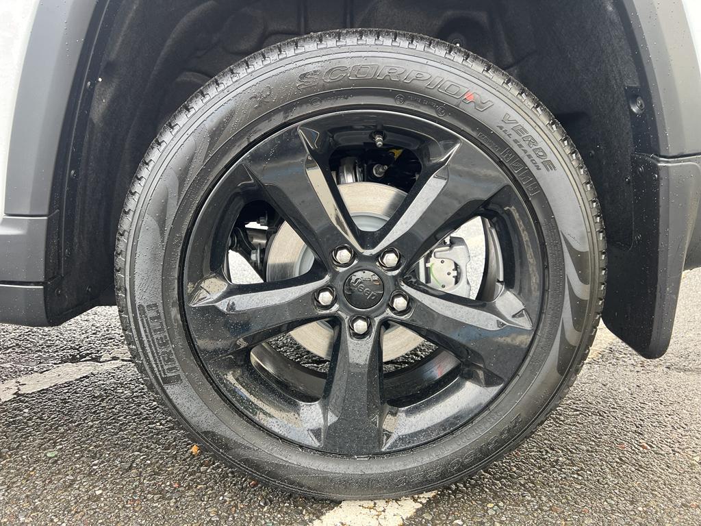 new 2025 Jeep Grand Cherokee car, priced at $56,485