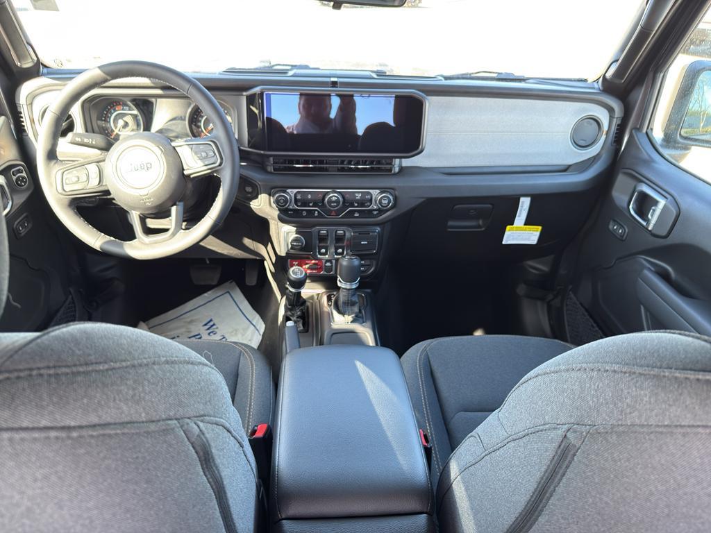 new 2025 Jeep Wrangler car, priced at $52,870