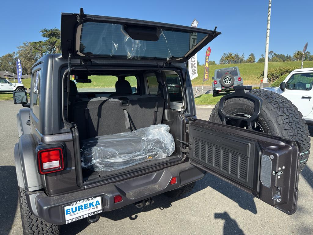 new 2025 Jeep Wrangler car, priced at $52,870