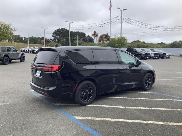 new 2024 Chrysler Pacifica Hybrid car, priced at $50,992