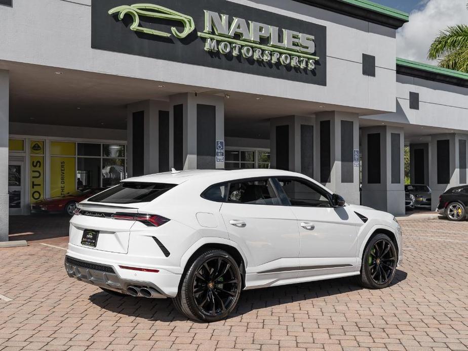 used 2022 Lamborghini Urus car, priced at $274,995