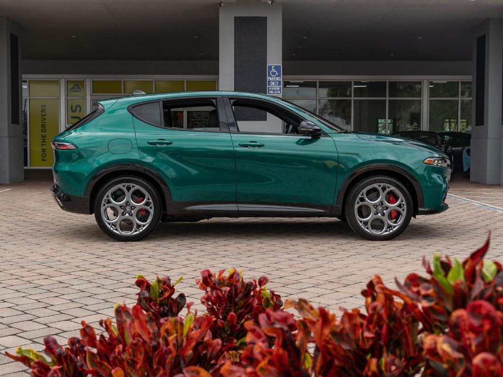 new 2024 Alfa Romeo Tonale car, priced at $59,490