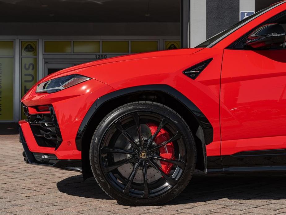 used 2022 Lamborghini Urus car, priced at $272,995