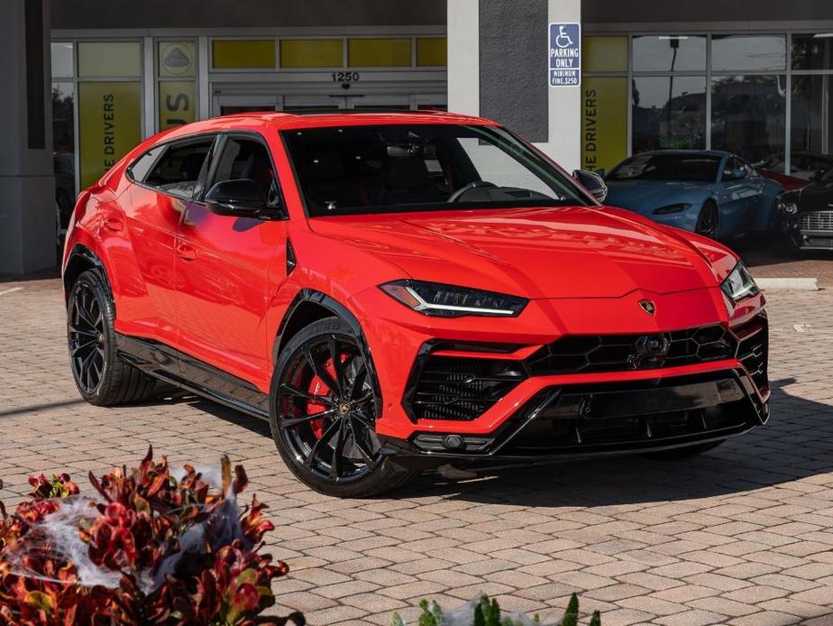 used 2022 Lamborghini Urus car, priced at $272,995