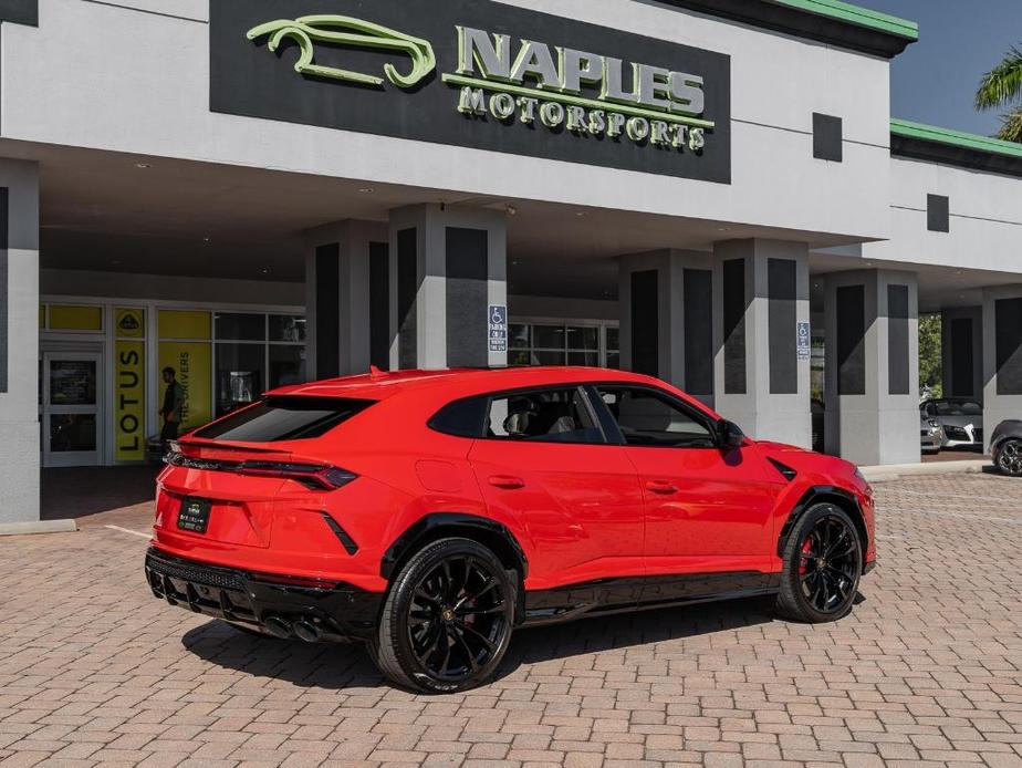 used 2022 Lamborghini Urus car, priced at $272,995