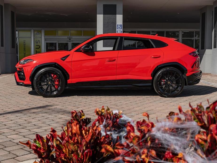 used 2022 Lamborghini Urus car, priced at $272,995