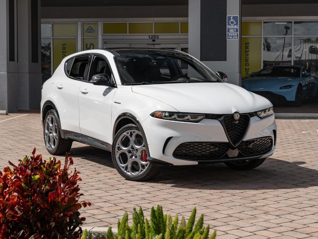 new 2024 Alfa Romeo Tonale car, priced at $57,140