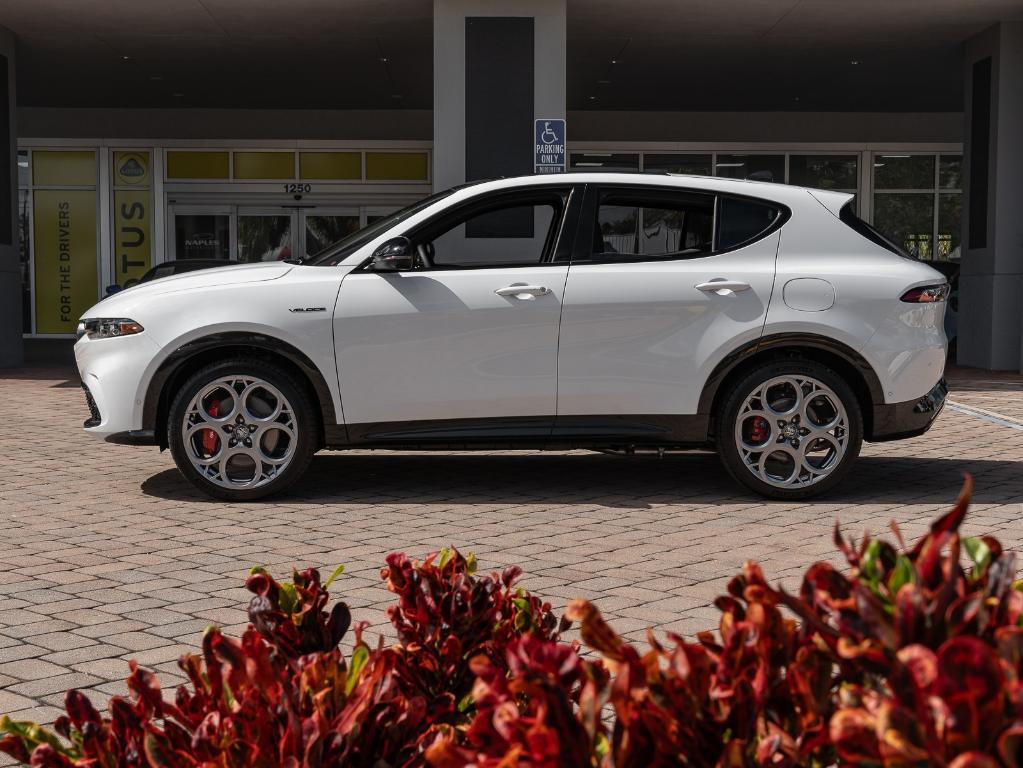 new 2024 Alfa Romeo Tonale car, priced at $57,140