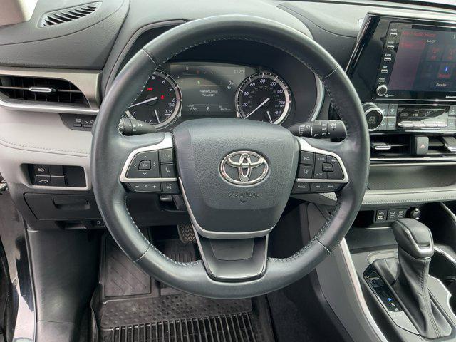 used 2022 Toyota Highlander car, priced at $40,000