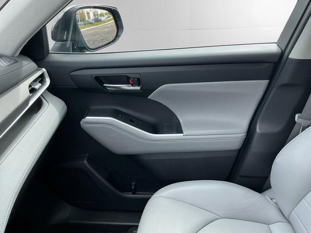 used 2022 Toyota Highlander car, priced at $40,000