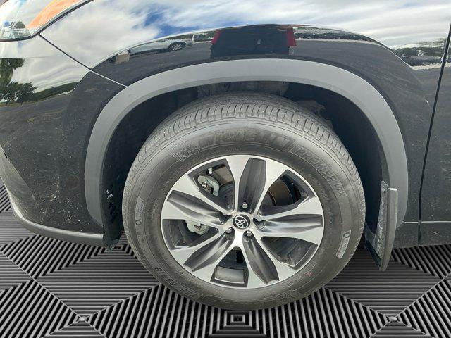 used 2022 Toyota Highlander car, priced at $40,000