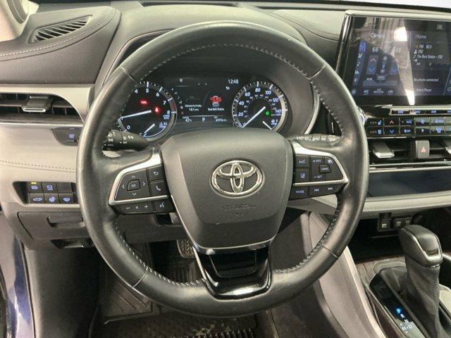 used 2021 Toyota Highlander car, priced at $41,588