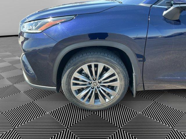 used 2021 Toyota Highlander car, priced at $41,588