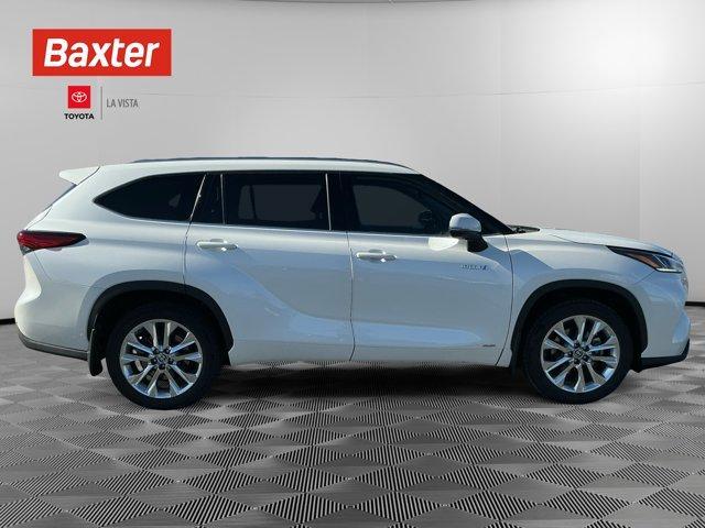 used 2020 Toyota Highlander Hybrid car, priced at $31,500