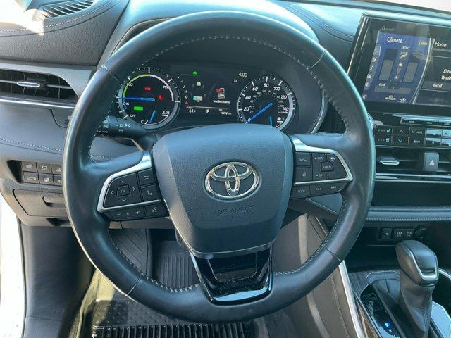 used 2020 Toyota Highlander Hybrid car, priced at $31,500