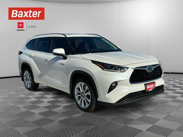 used 2020 Toyota Highlander Hybrid car, priced at $31,500