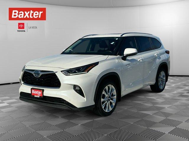 used 2020 Toyota Highlander Hybrid car, priced at $31,500