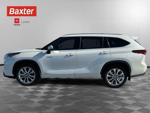 used 2020 Toyota Highlander Hybrid car, priced at $31,500